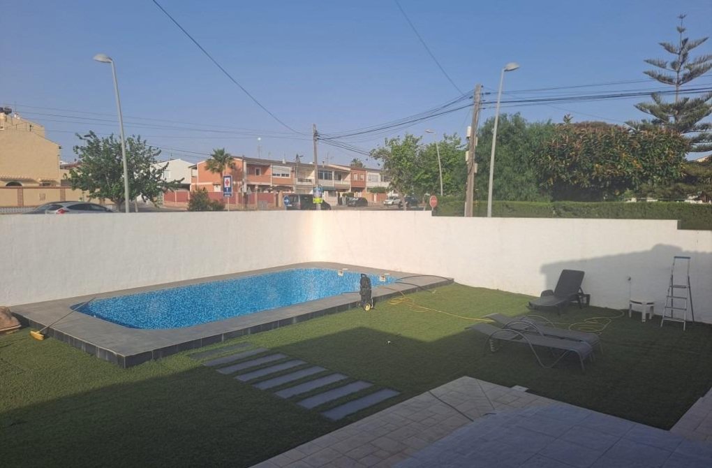 Resale - Villa - Torrevieja - Los balcones