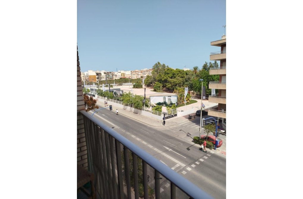 Resale - Apartment - Torrevieja - Acequion