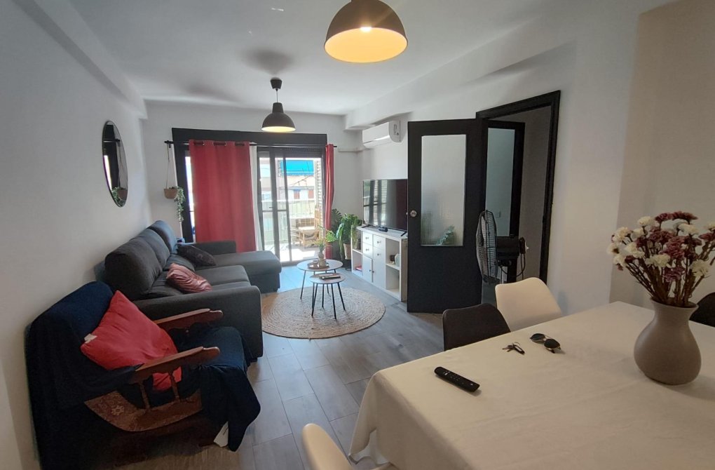 Resale - Apartment - Torrevieja - Acequion