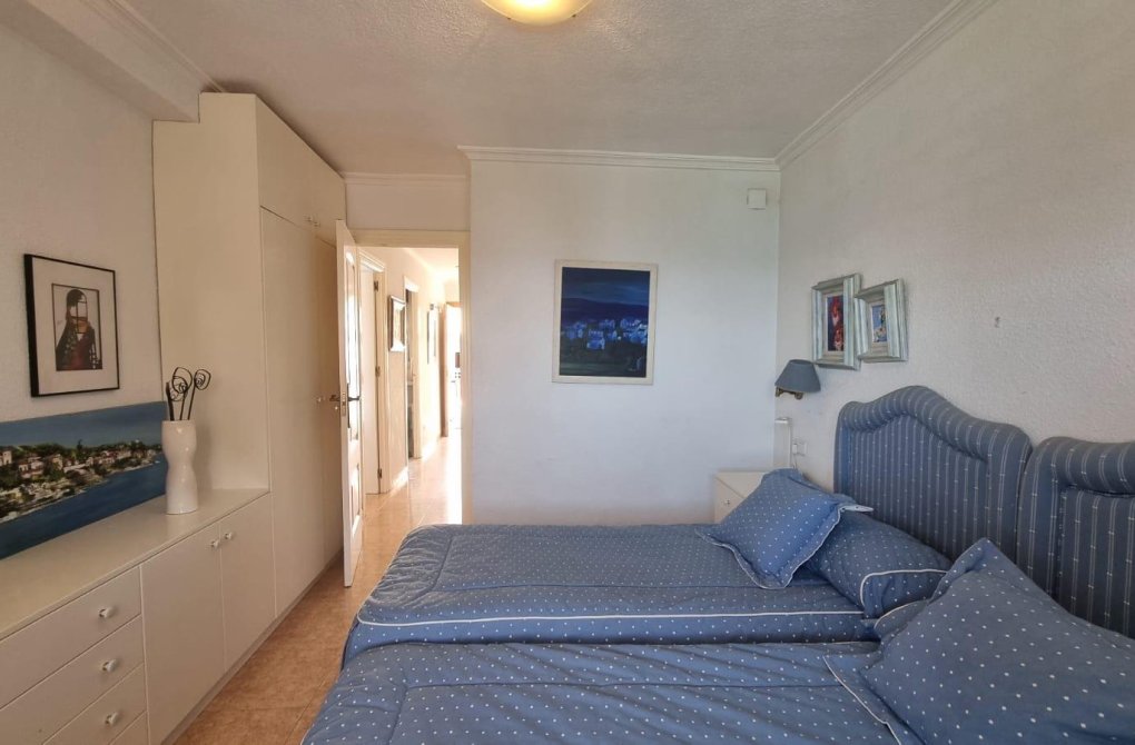 Resale - Apartment - Torrevieja - Playa del cura