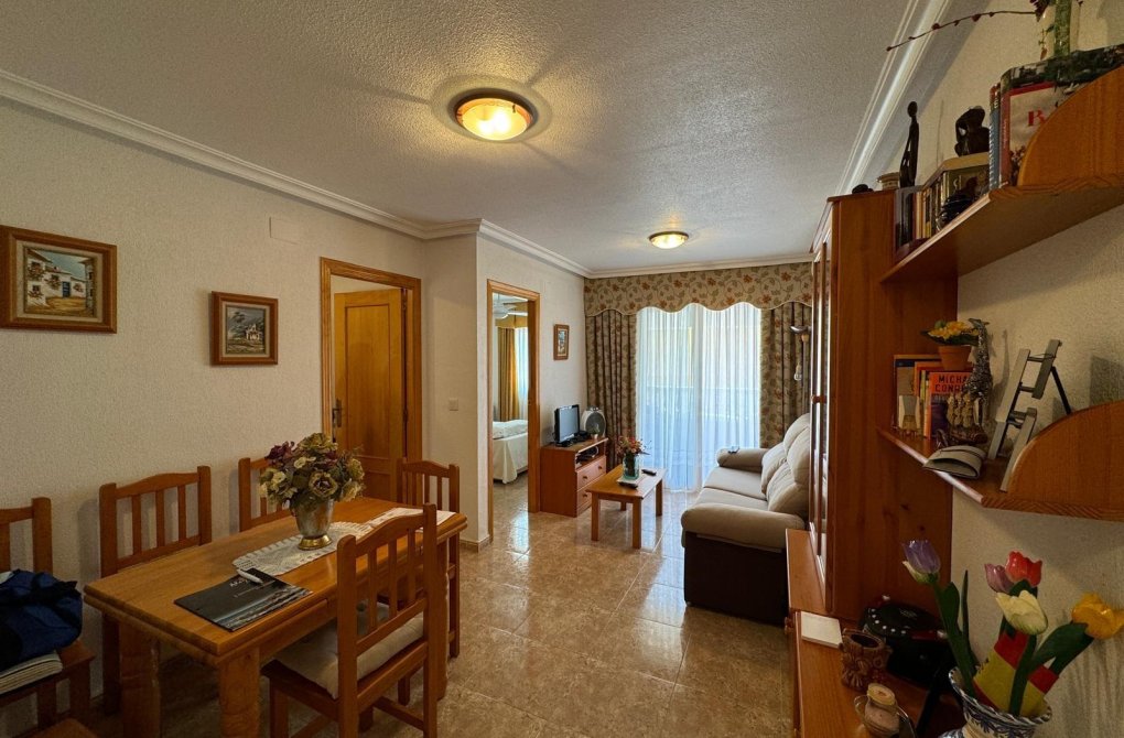 Resale - Apartment - Torrevieja - Playa del cura