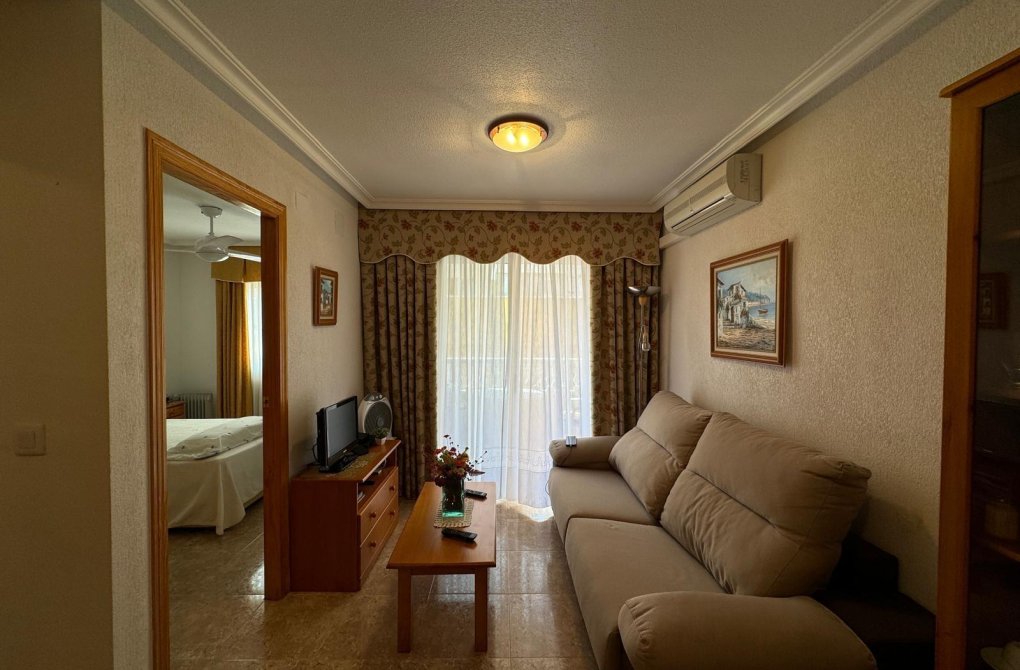 Resale - Apartment - Torrevieja - Playa del cura