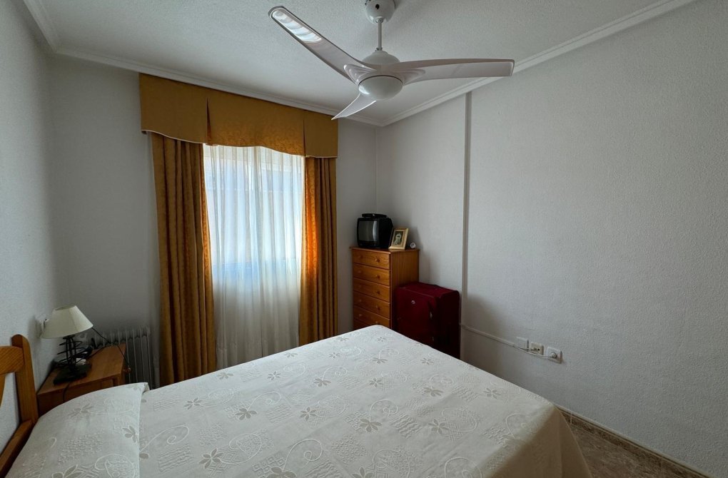 Resale - Apartment - Torrevieja - Playa del cura