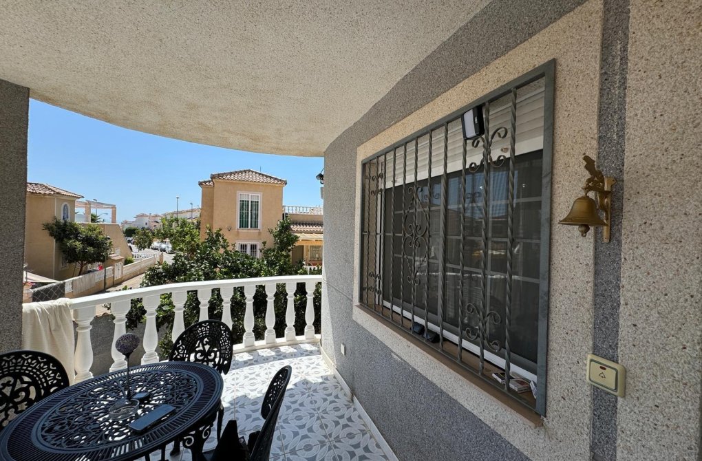 Resale - Villa - Orihuela Costa - Punta Prima