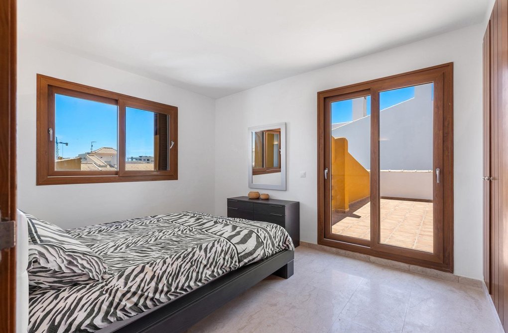 Resale - Penthouse - Torrevieja - Punta prima