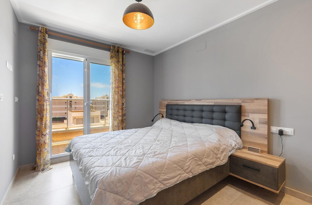 Resale - Apartment - Orihuela Costa - Los Dolses