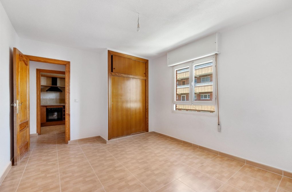 Resale - Apartment - Torrevieja - Punta prima