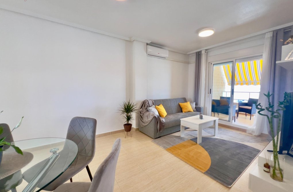 Resale - Apartment - Torrevieja - Sector 25