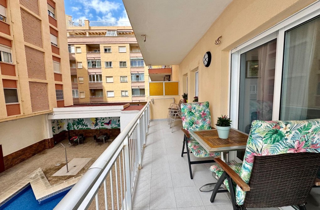 Resale - Apartment - Torrevieja - Playa del cura