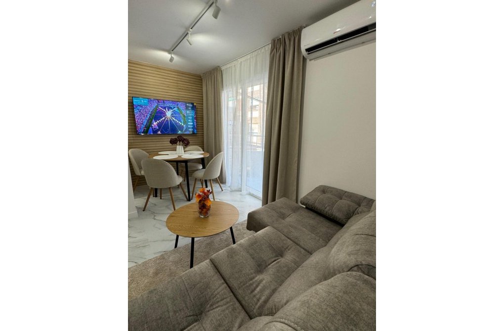 Resale - Apartment - Torrevieja - Playa del cura