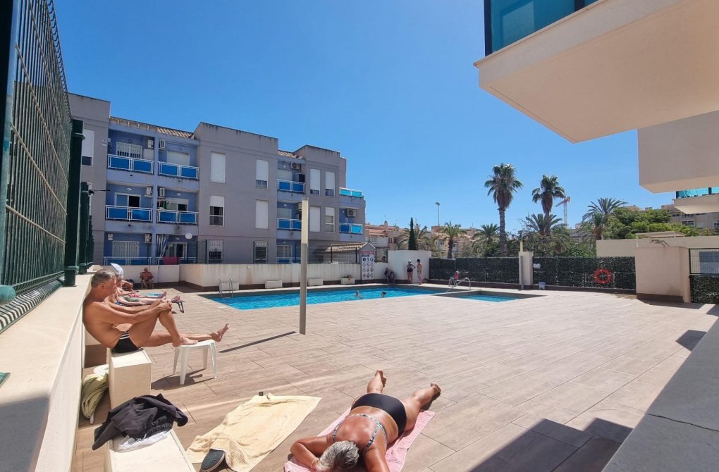 Resale - Apartment - Torrevieja - Estacion de autobuses