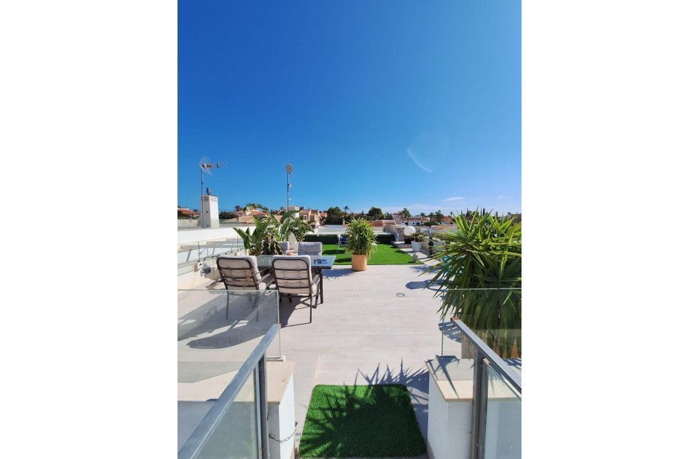 Resale - Villa - Torrevieja - La siesta