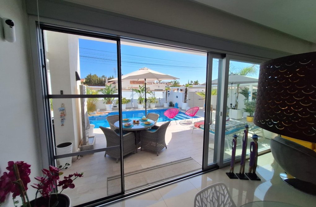 Resale - Villa - Torrevieja - La siesta