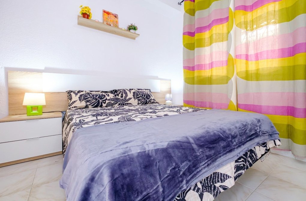 Resale - Bungalow - Torrevieja - Playa de los Naufragos