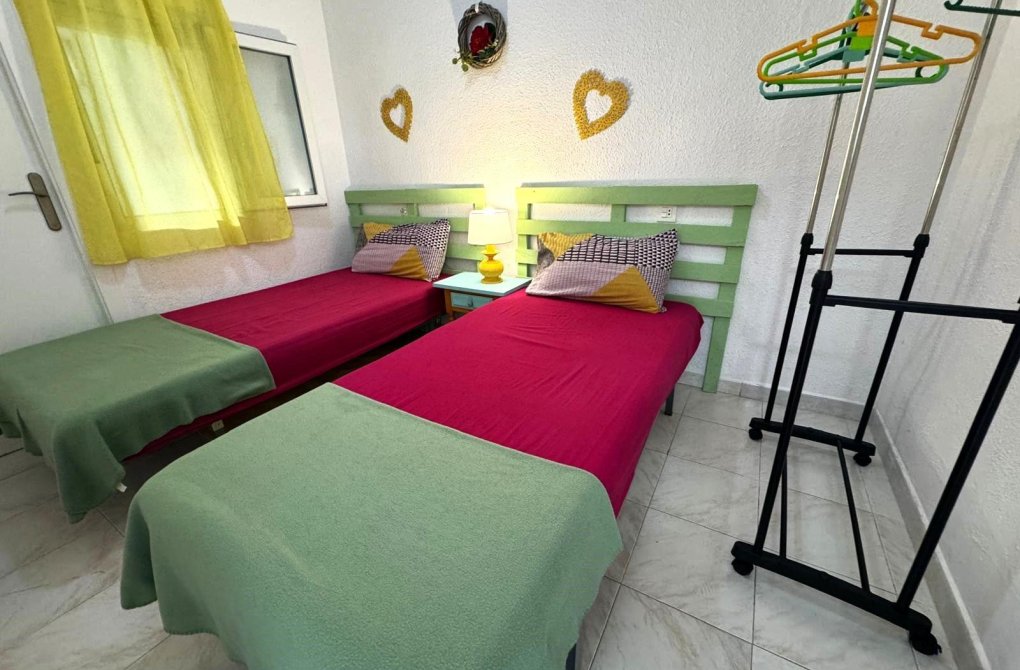 Resale - Bungalow - Torrevieja - Playa de los Naufragos