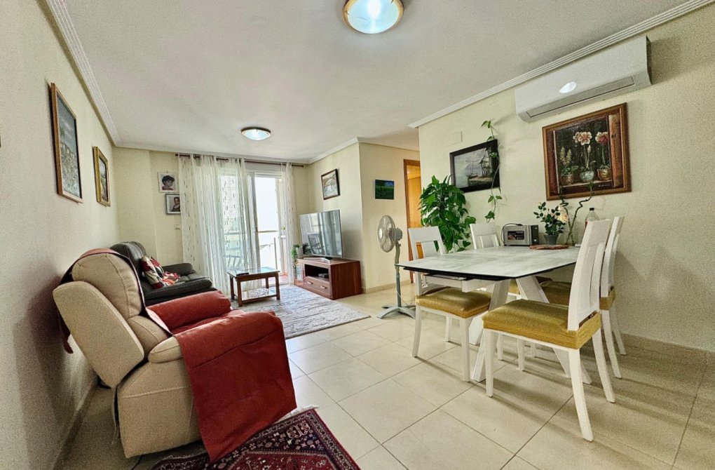 Resale - Apartment - Torrevieja - Centro