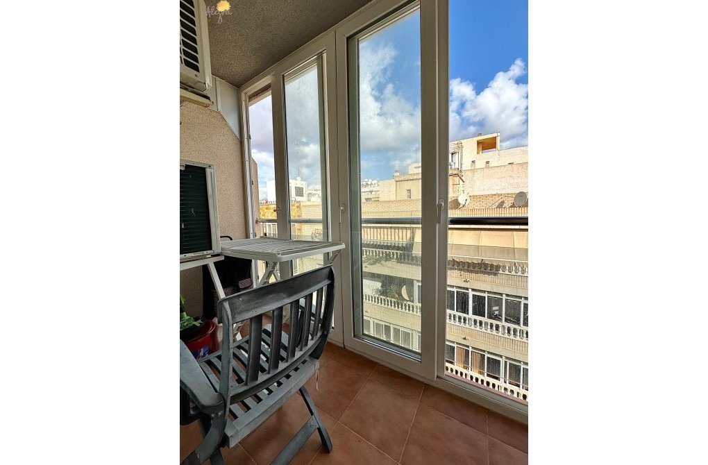 Resale - Apartment - Torrevieja - Centro