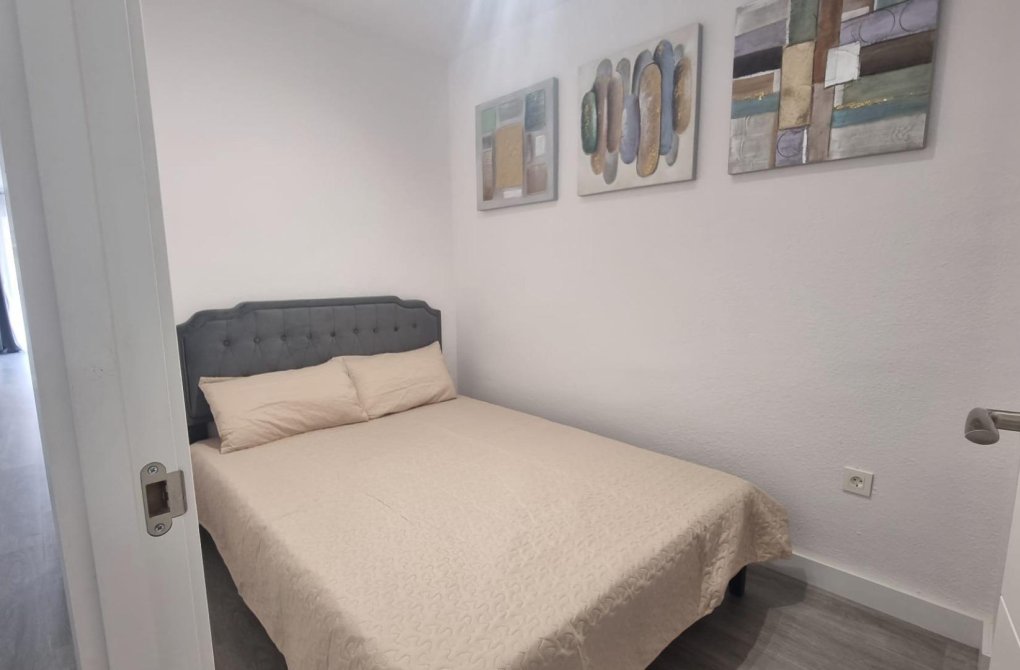 Resale - Apartment - Torrevieja - Centro