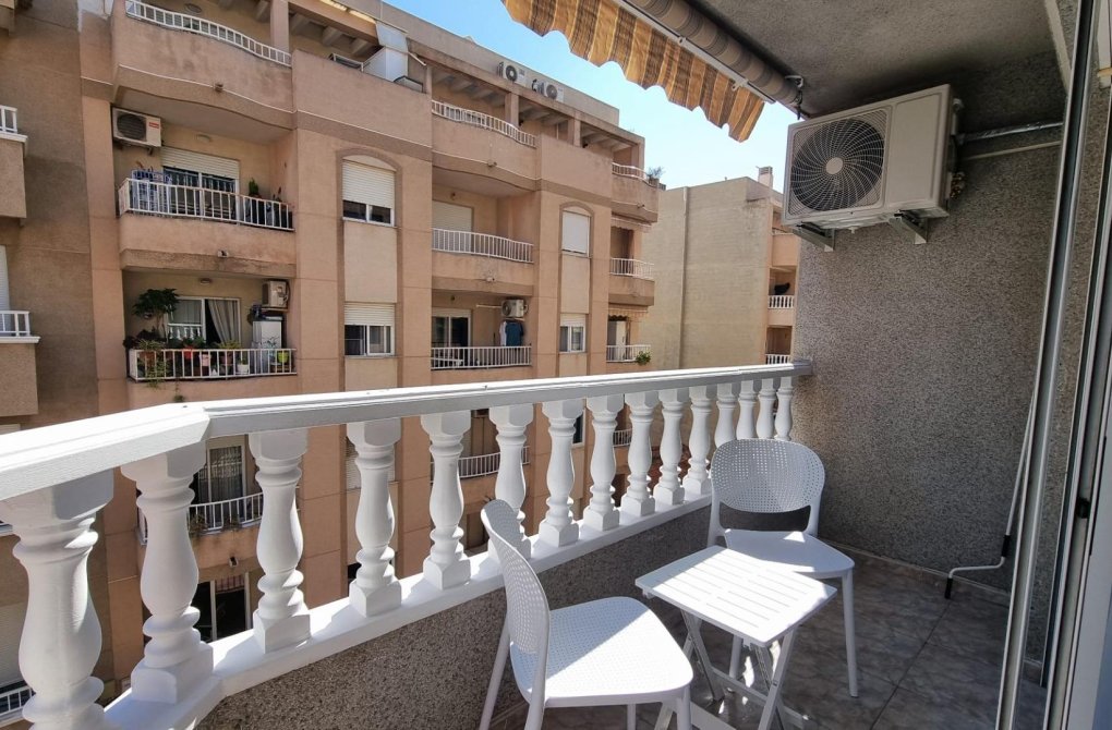 Resale - Apartment - Torrevieja - Centro