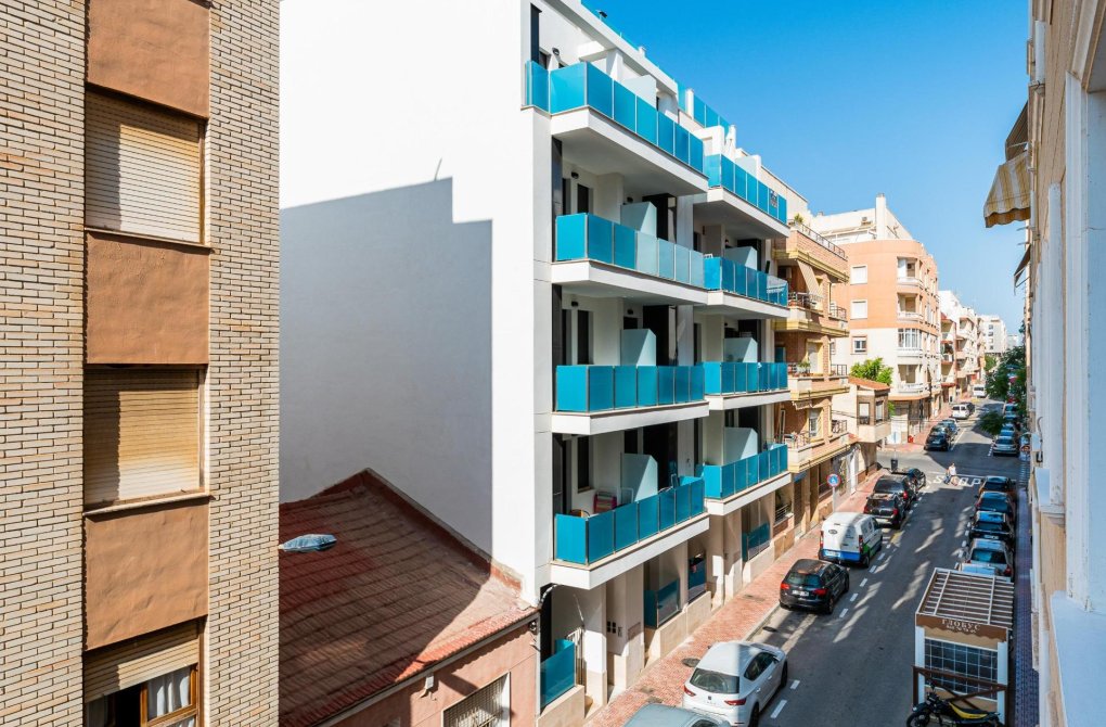 Resale - Apartment - Torrevieja - Estacion de autobuses