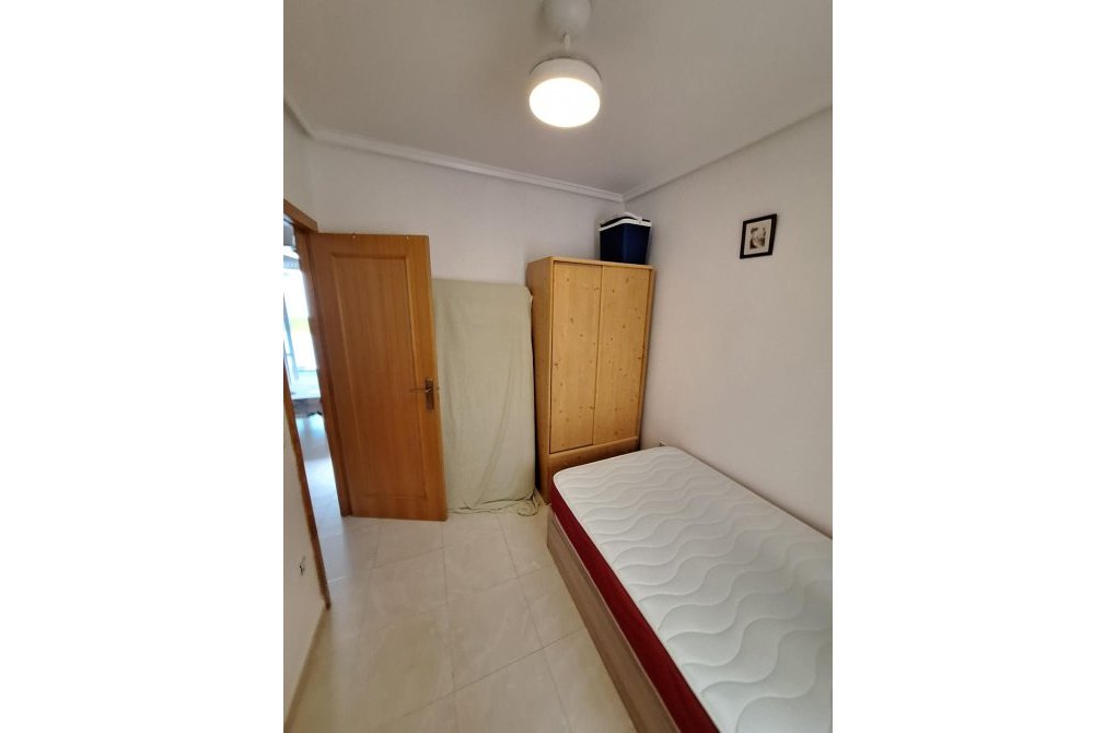 Resale - Apartment - Torrevieja - Estacion de autobuses