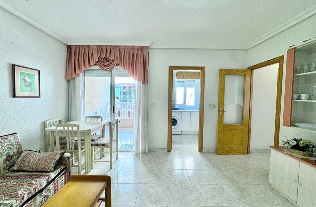 Resale - Apartment - Torrevieja - Acequion