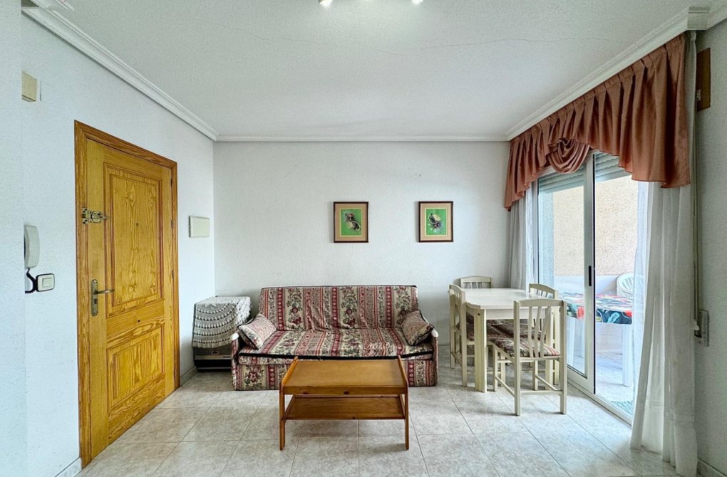 Resale - Apartment - Torrevieja - Acequion