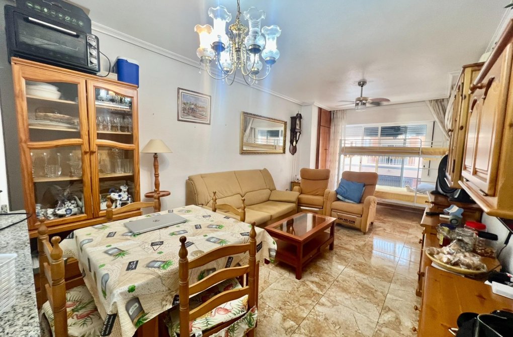 Resale - Apartment - Torrevieja - Playa de los locos