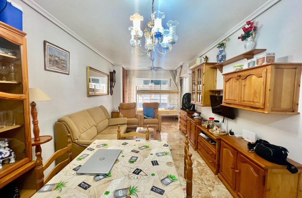 Resale - Apartment - Torrevieja - Playa de los locos