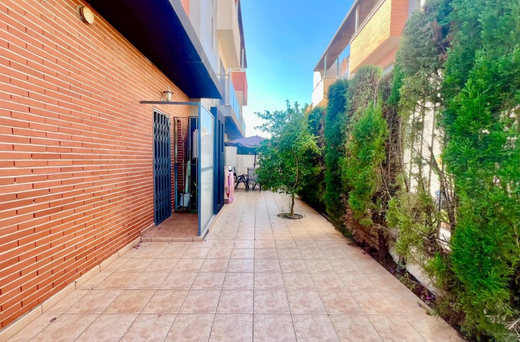 Resale - Triplex - Torrevieja - Sector 25