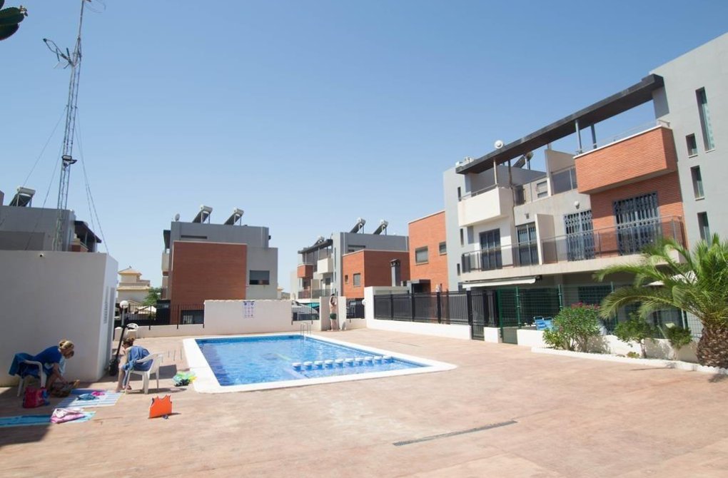 Resale - Triplex - Torrevieja - Sector 25