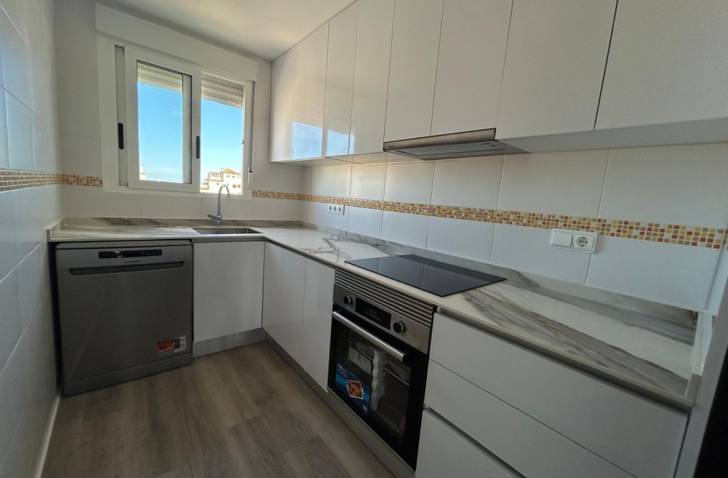 Resale - Apartment - Torrevieja - Calas blanca