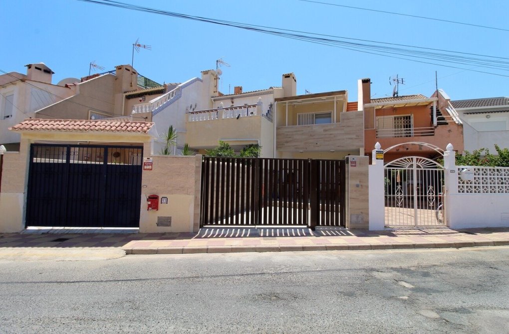Вторичное жилье - Дом рядовой застройки - Torrevieja - Rosaleda-los frutales