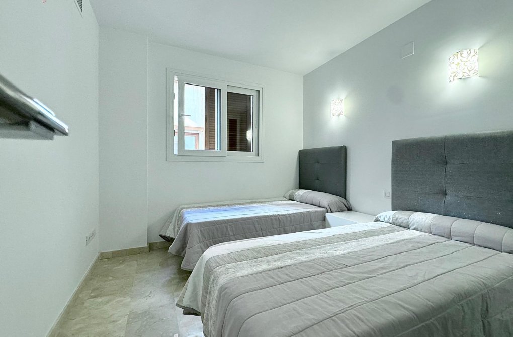 Rynek wtórny - Apartament - Torrevieja - Punta prima