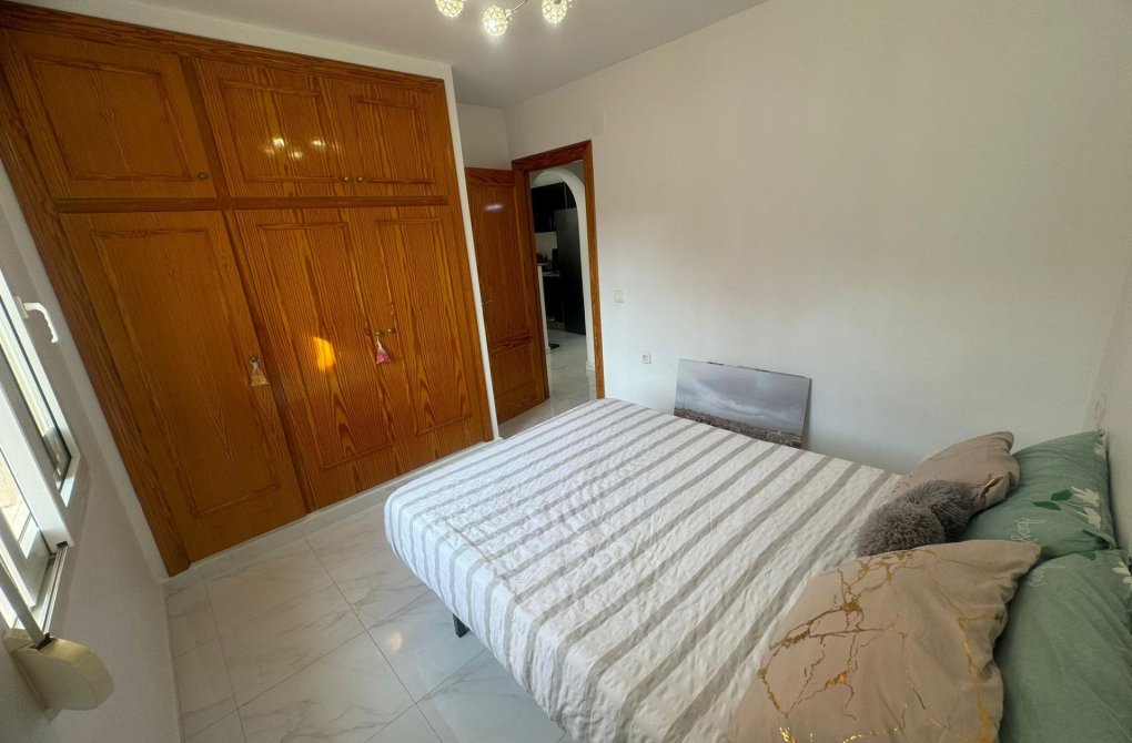 Resale - Terraced house - Torrevieja - Los altos