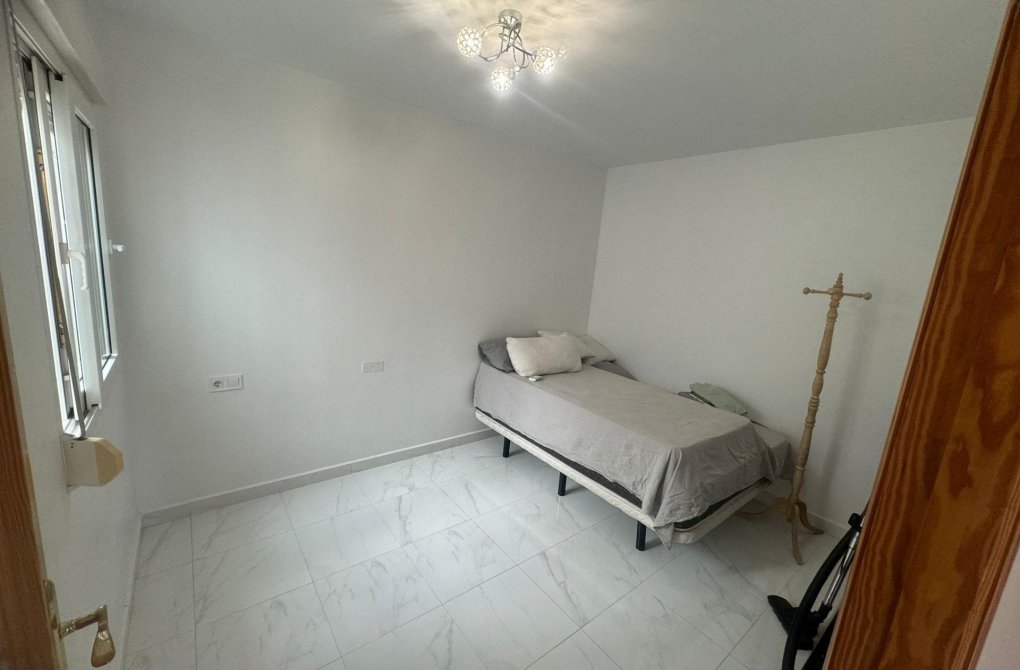 Resale - Terraced house - Torrevieja - Los altos