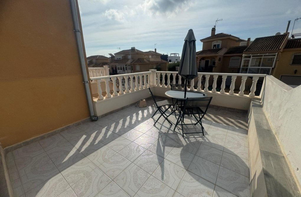 Resale - Terraced house - Torrevieja - Los altos