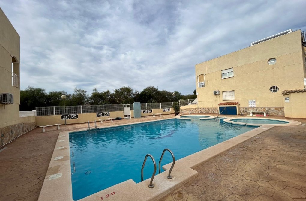 Resale - Terraced house - Orihuela Costa - Playa Flamenca Norte