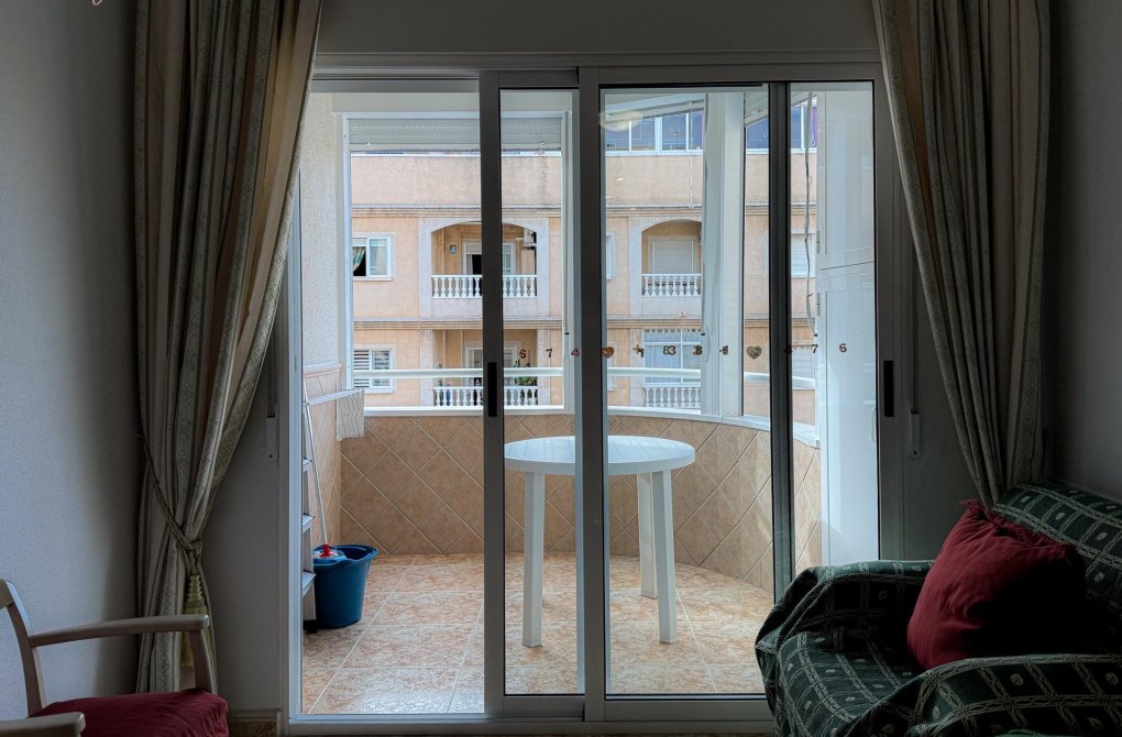 Resale - Apartment - Torrevieja - Playa del cura