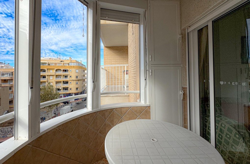 Resale - Apartment - Torrevieja - Playa del cura