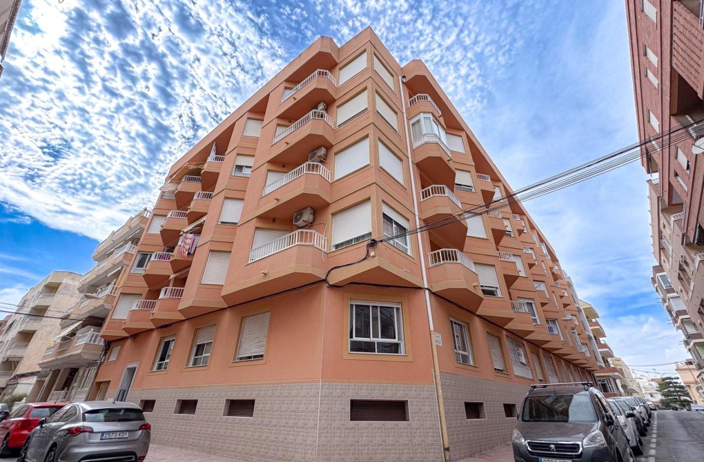 Resale - Apartment - Torrevieja - Playa de los locos