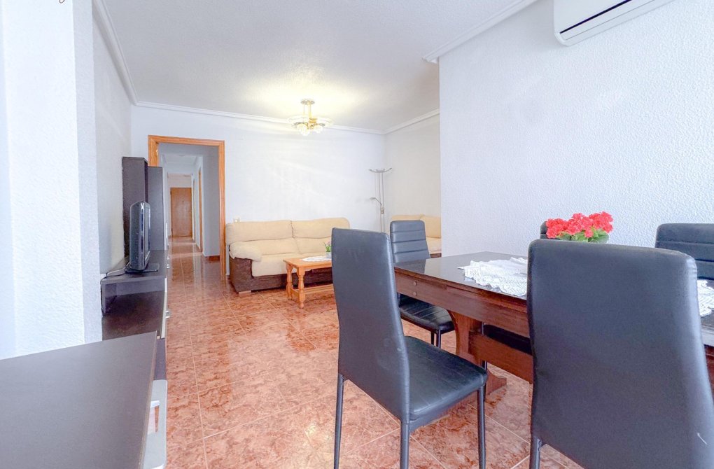 Resale - Apartment - Torrevieja - Playa de los locos