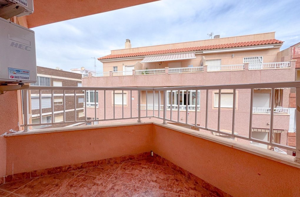 Resale - Apartment - Torrevieja - Playa de los locos