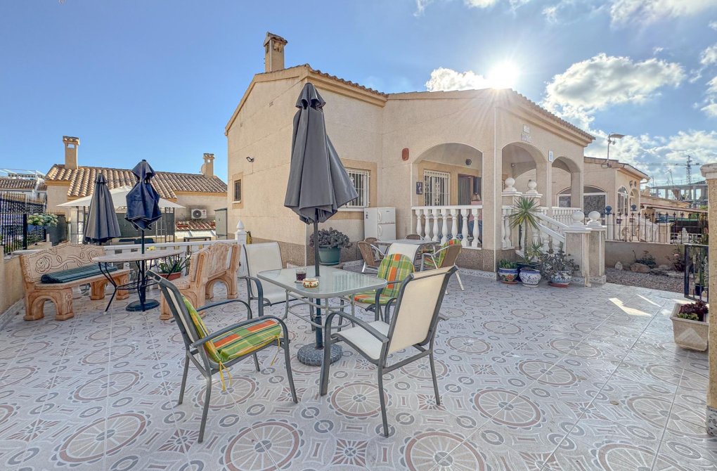 Resale - Villa - Orihuela Costa - Los Altos