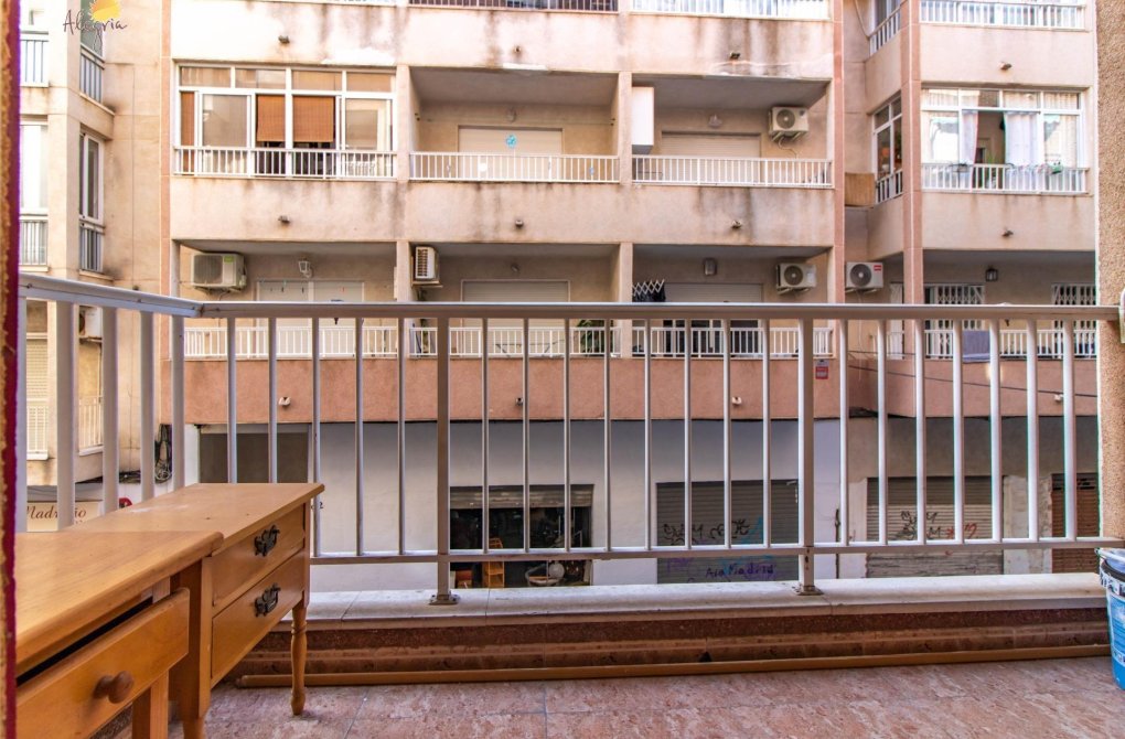 Resale - Apartment - Torrevieja - Playa del cura