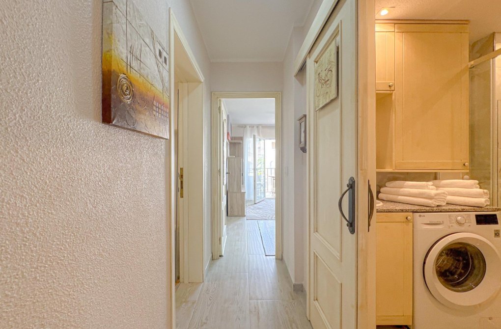 Resale - Apartment - Torrevieja - Calas blanca