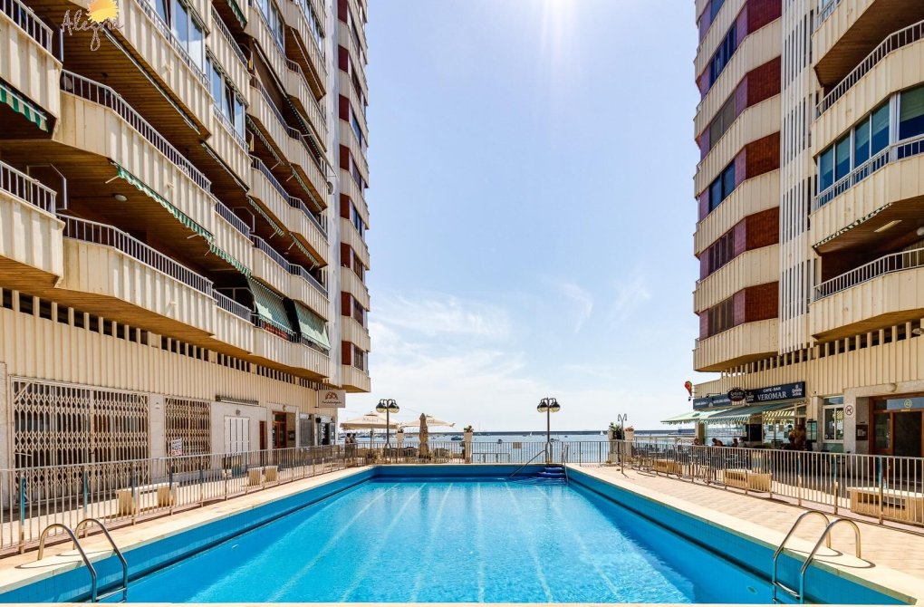 Resale - Apartment - Torrevieja - Acequion