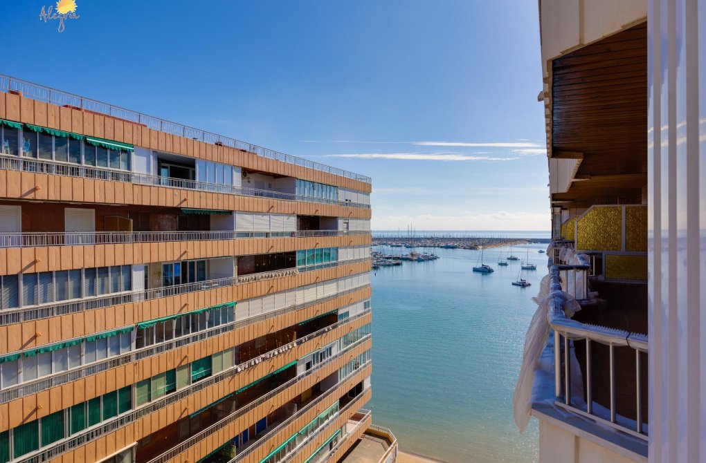 Resale - Apartment - Torrevieja - Acequion