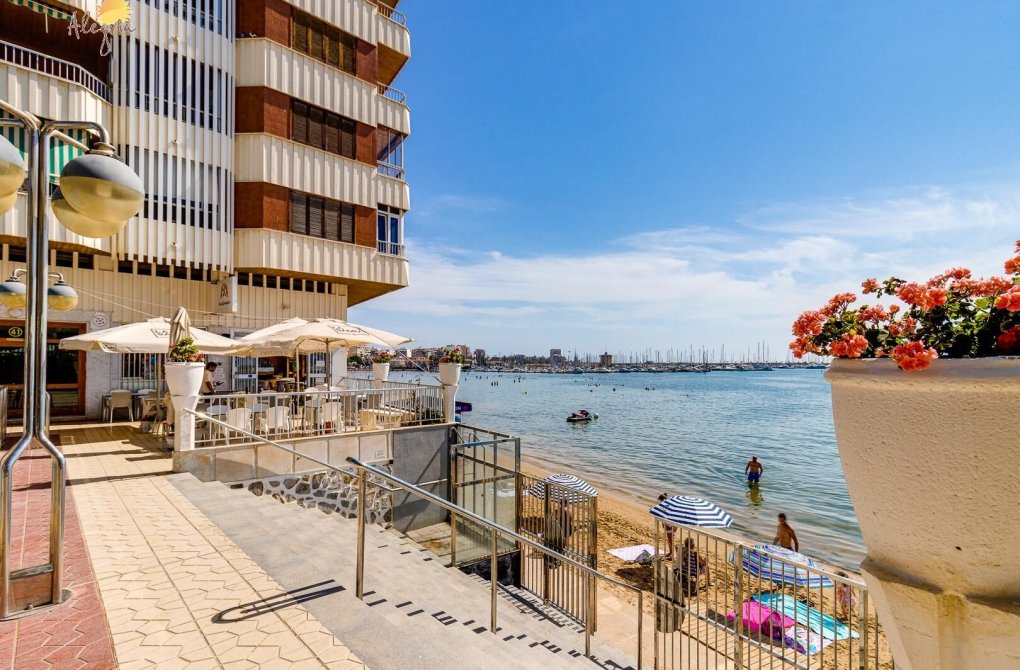 Resale - Apartment - Torrevieja - Acequion