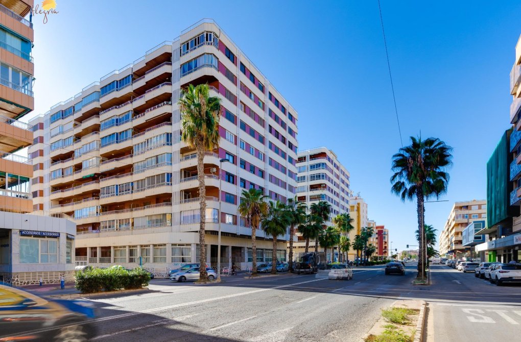 Resale - Apartment - Torrevieja - Acequion